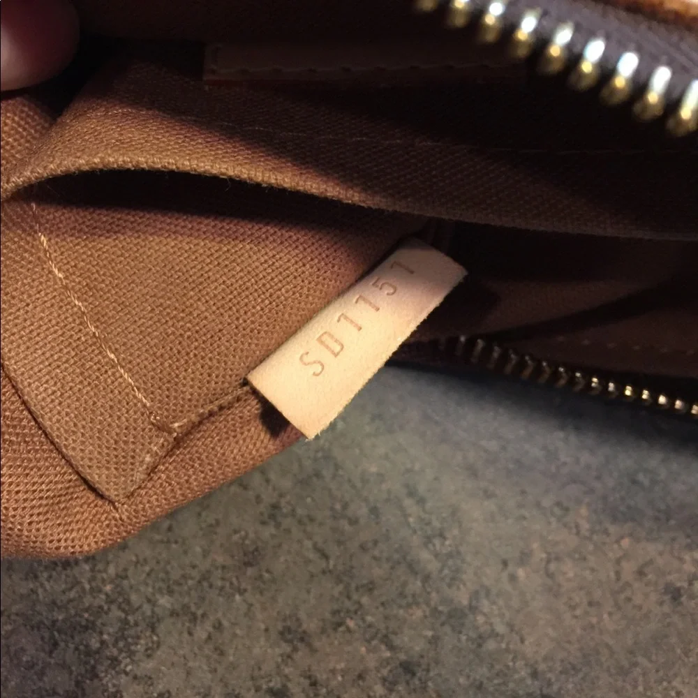 Louis Vuitton Brown Monogram Canvas Shoulder Bag with Tan Trim - Picture 7 of 8